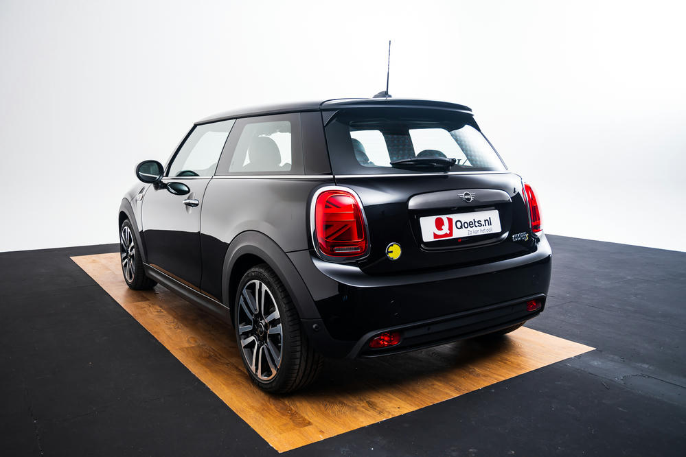 Mini Midnight Black (5).jpg