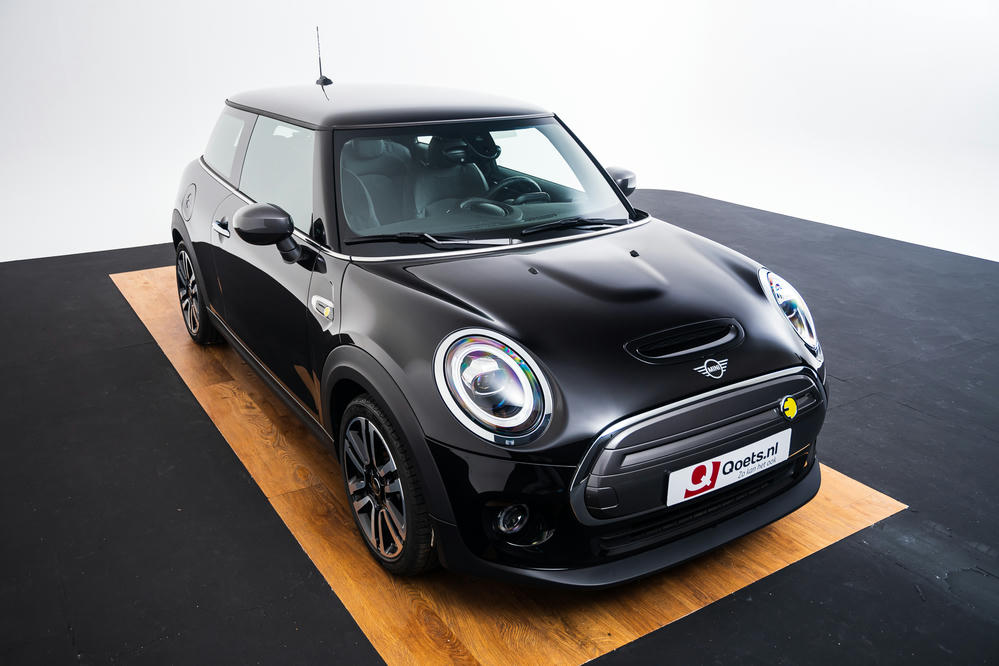 Mini Midnight Black (7).jpg
