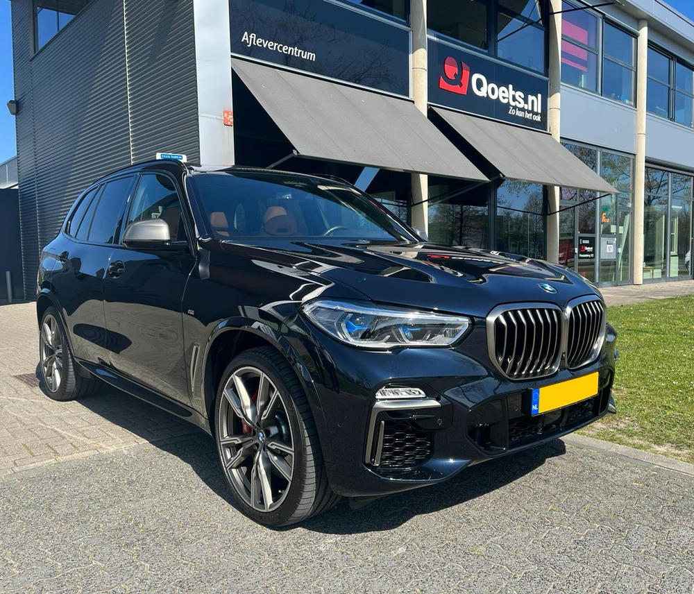 Deze velgen zijn af-fabriek alleen leverbaar voor de X5 M50. Achteraf kon dit alsnog!