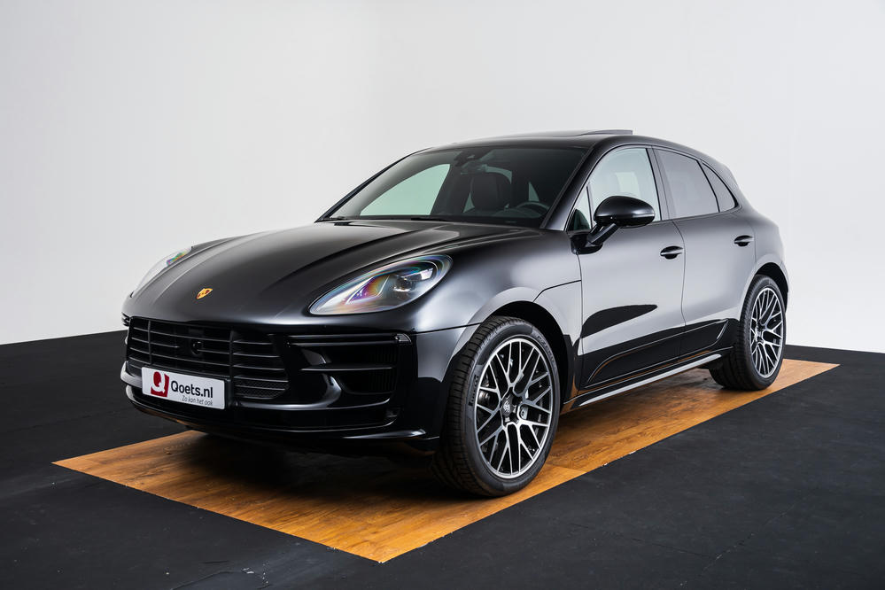 Porsche - Macan Turbo - LB71594 - Teaser - Exterieur (1).jpg