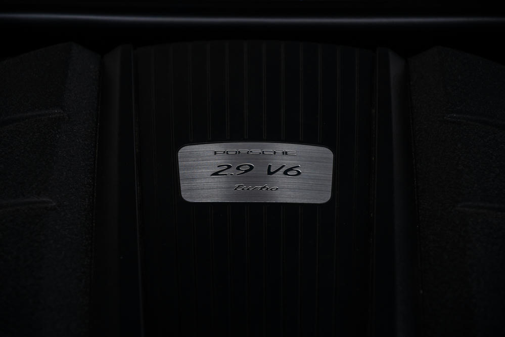 Porsche - Macan Diesel S - LB34227 - Exterieur - Teaser (10).JPG