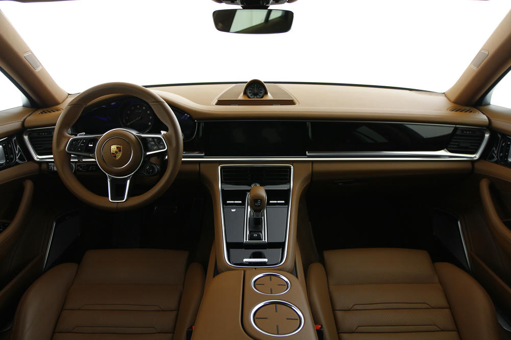 Porsche - Panamera Sport Turismo E-Hybrid - L182502 - Teaser - Interieur - (1).JPG