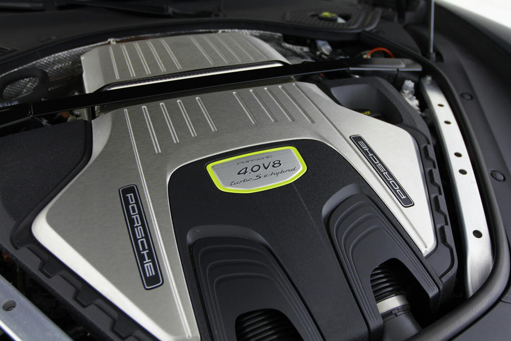 Porsche - Panamera Turbo S E-Hybrid Sport Turismo - L198741 - Teaser - Interieur (25).JPG