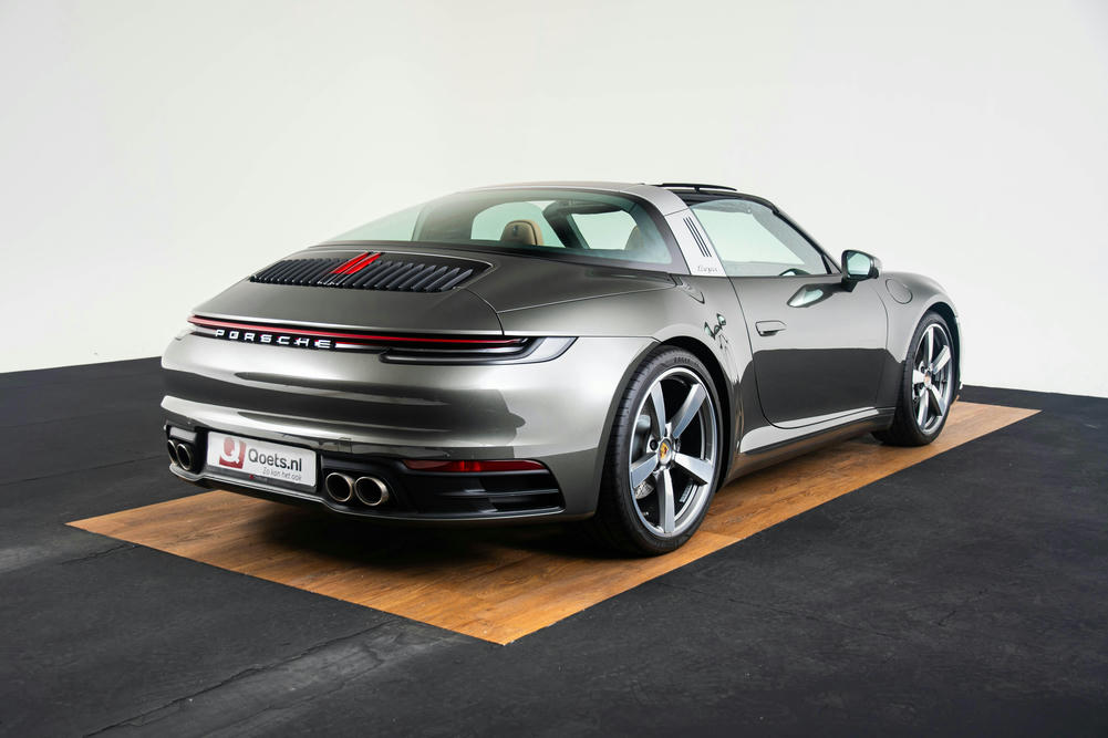 Porsche Aventurin Groen 2