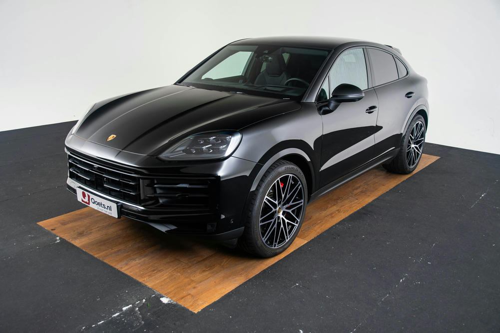 Porsche Cayenne Coupe 2023 linksvoor