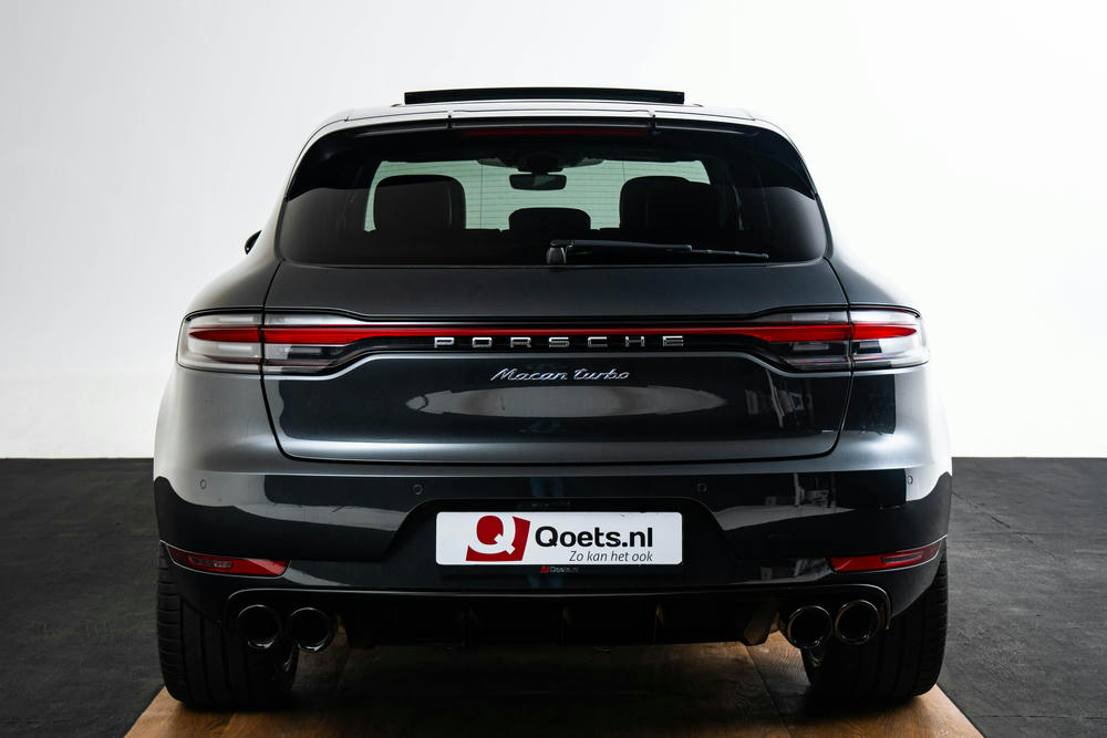 Porsche Macan Turbo achterzijde