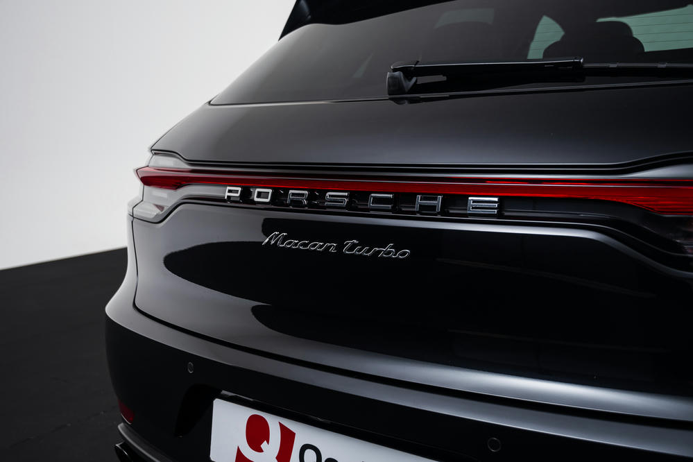 Porsche Tiefschwarz (14).jpg