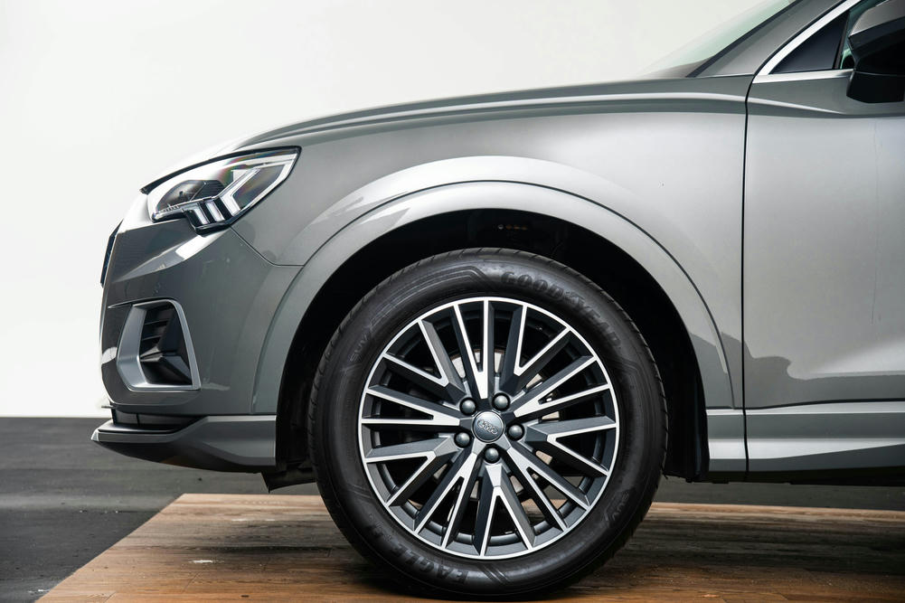 Q3 velg Velgen, lichtmetaal 20-V-spaak-design