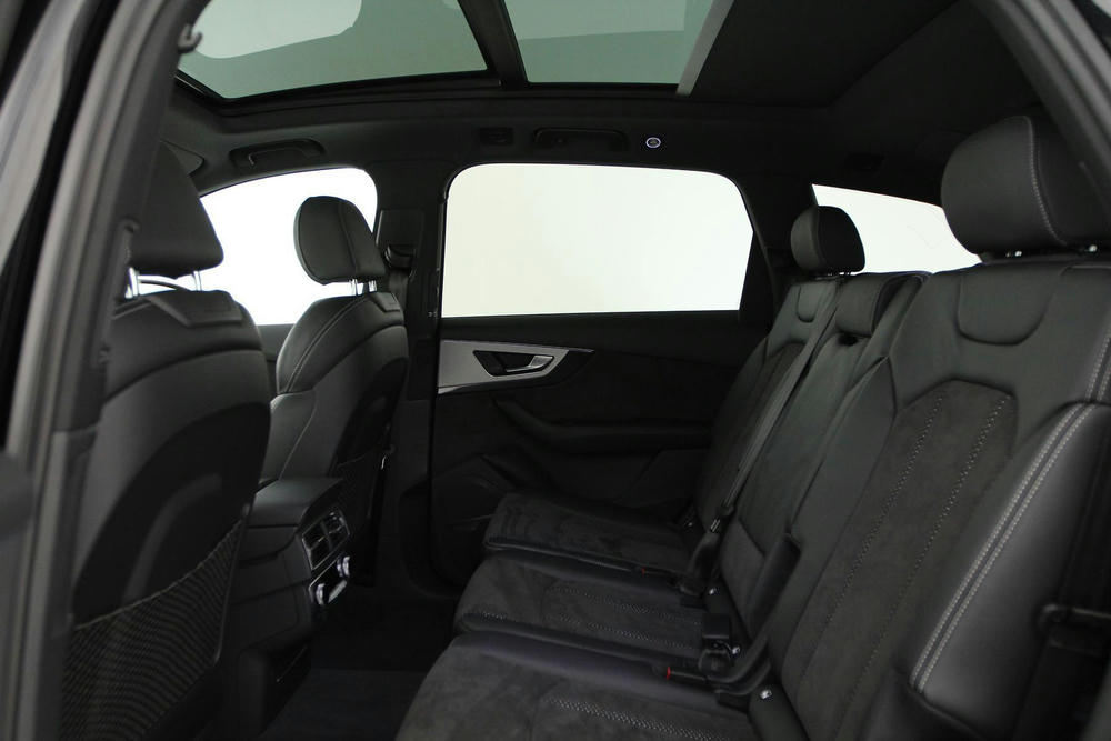 Q7-achterbank-interieur_1.jpeg