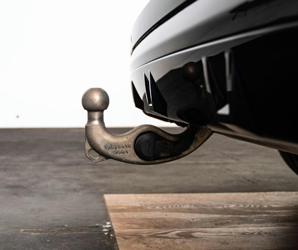 Trekhaak uitgeklapt bmw