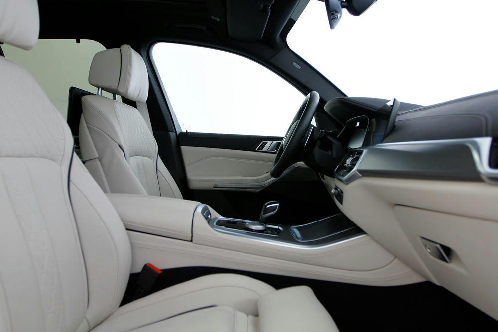 VAEW - BMW Individual Leder 'Merino' Elfenbeinweiß | Schwarz