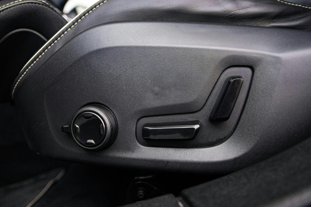 Volvo - S60 T5 - G008567 - Interieur (3)