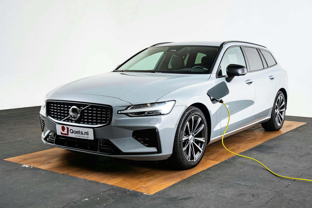 Volvo - V60 T6 Recharge AWD Plus Dark - 2653794 - Exterieur (2)
