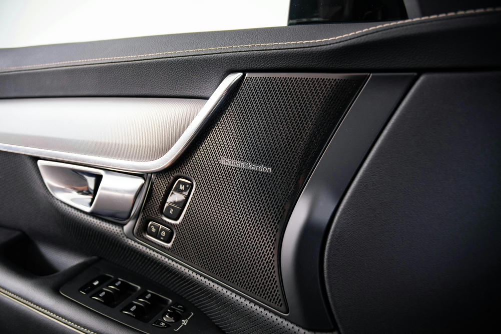 Volvo - V90 T6 Recharge AWD R-Design - 1176323 - Interieur (1)