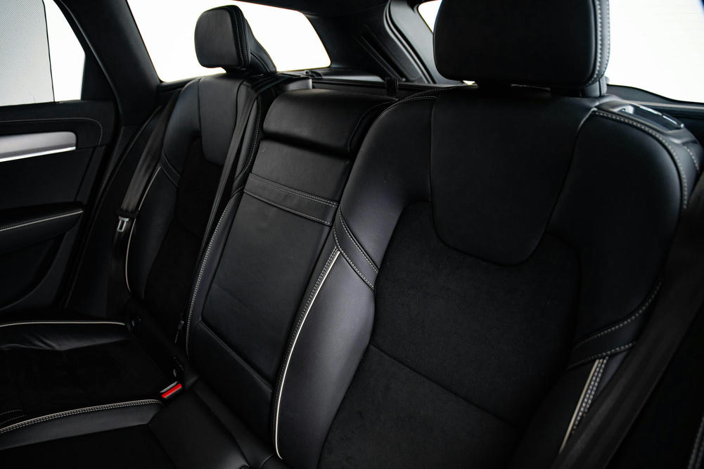 Volvo - V90 T6 Recharge AWD R-Design - 1176323 - Interieur (3)