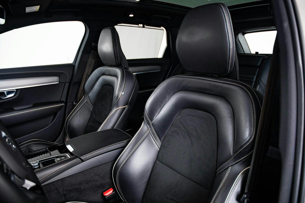 Volvo - V90 T6 Recharge AWD R-Design - 1176323 - Interieur (5)