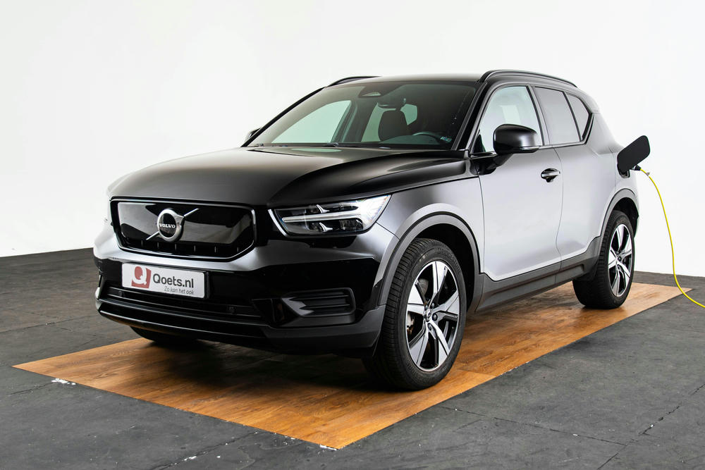 Volvo - XC40 Recharge Core - 2719476 - exterieur (10)