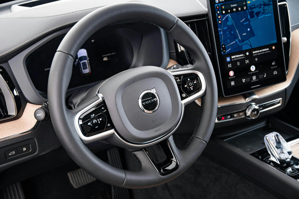 Volvo - XC60 T6 Recharge - 1474567 - Interieur (13)