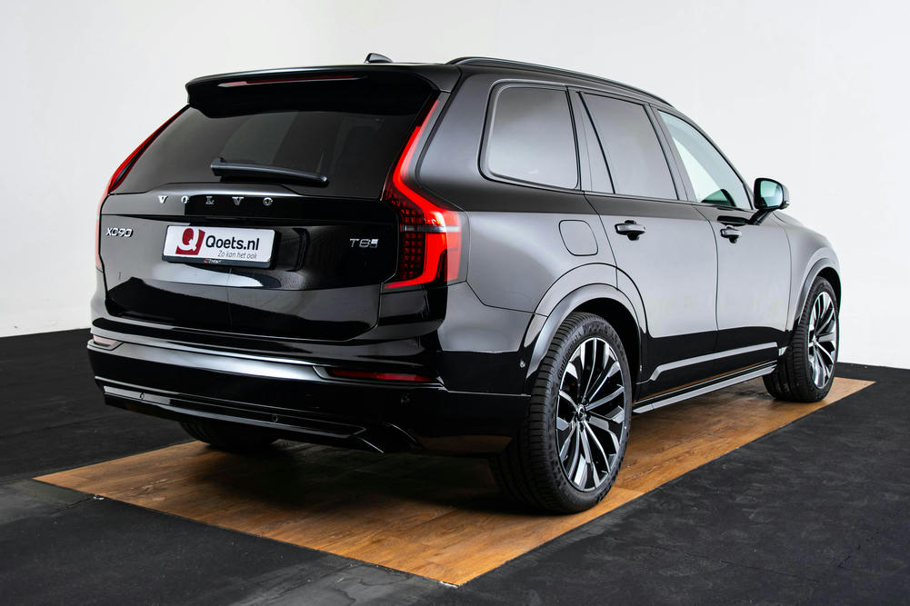 Volvo XC90 T8 recharge achteraanzicht