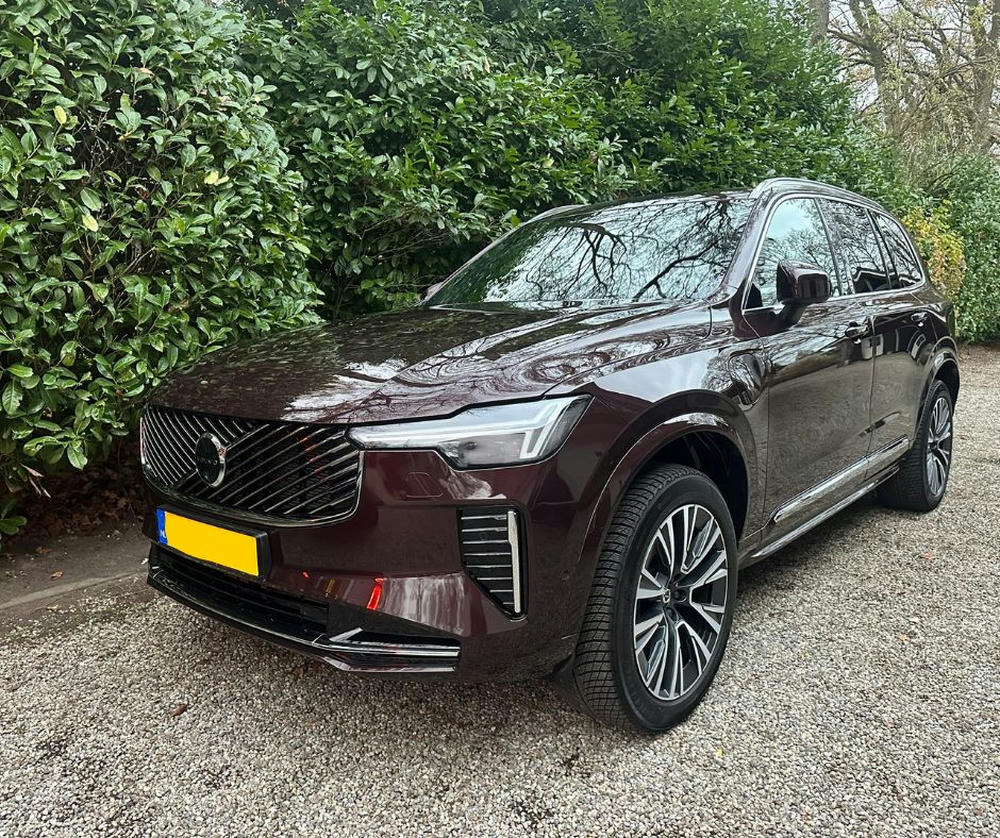 Volvo XC90 mulberry red aflevering