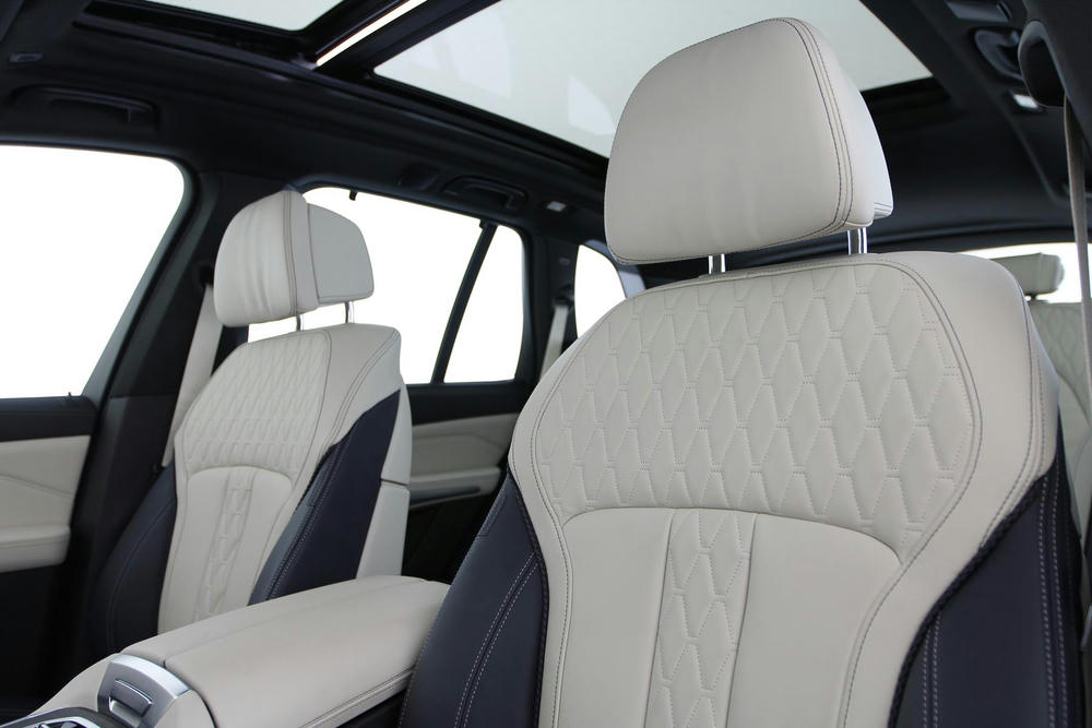 ZAEI - BMW Individual erweiterte Lederausstattung 'Merino' Elfenbeinweiß/Nachtblau