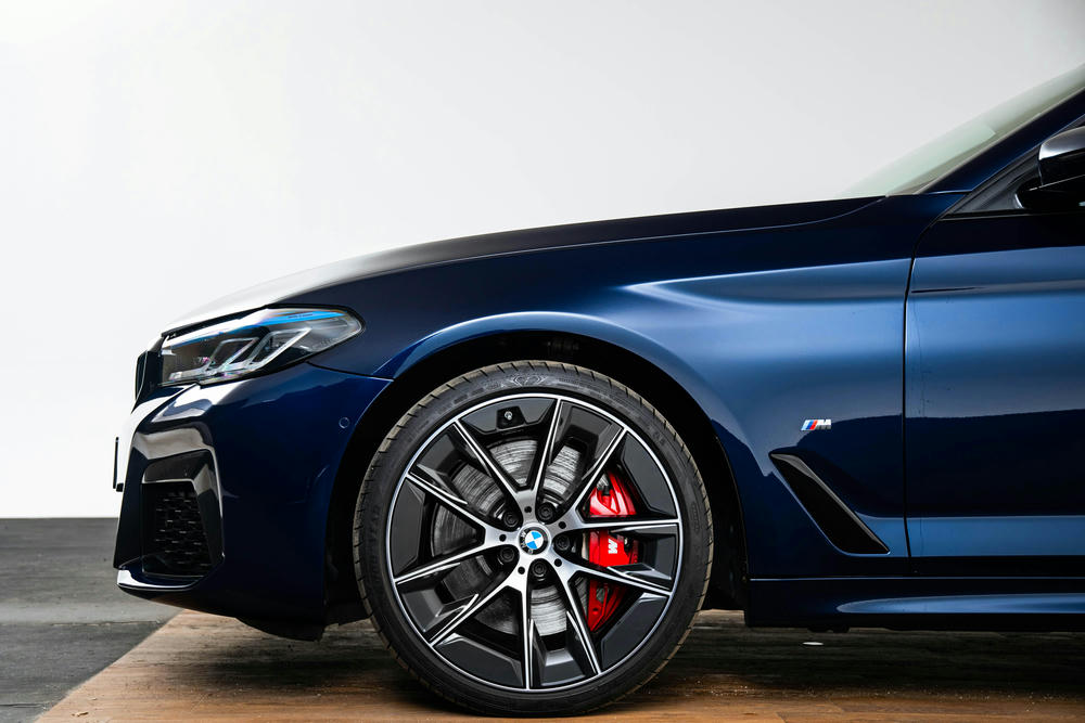 Zijprofiel BMW 5-serie Touring met M-sportpakket