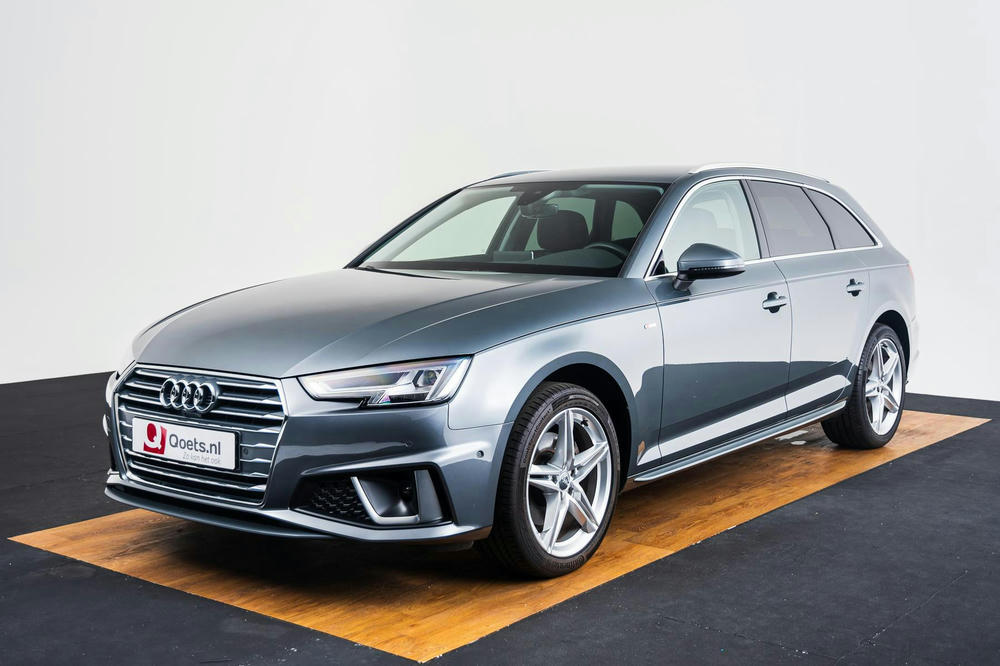 a4 met velgen 5spaak