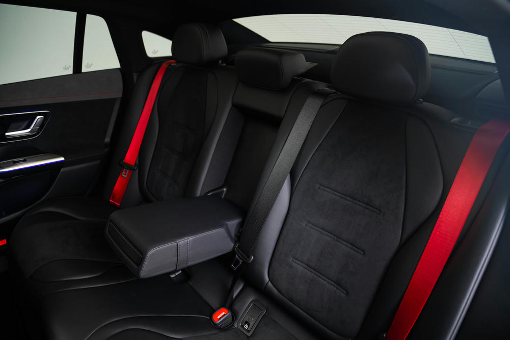 Mercedes EQE achterstoelen