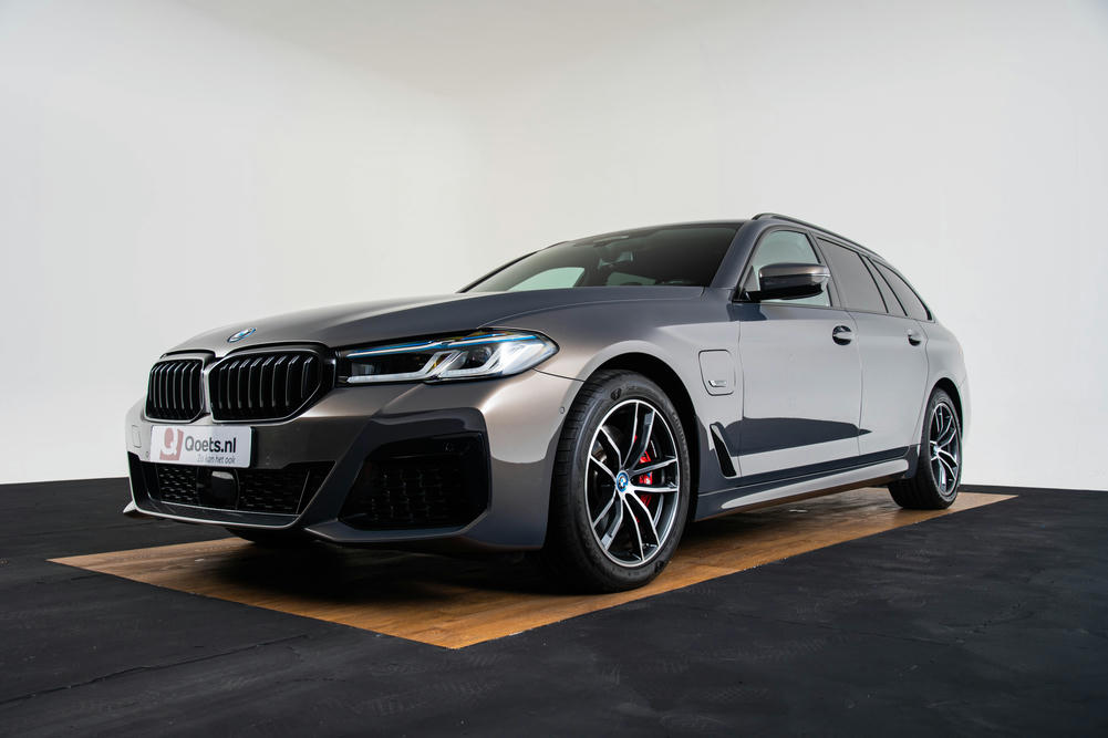 BMW 530e Touring Alvit Grau