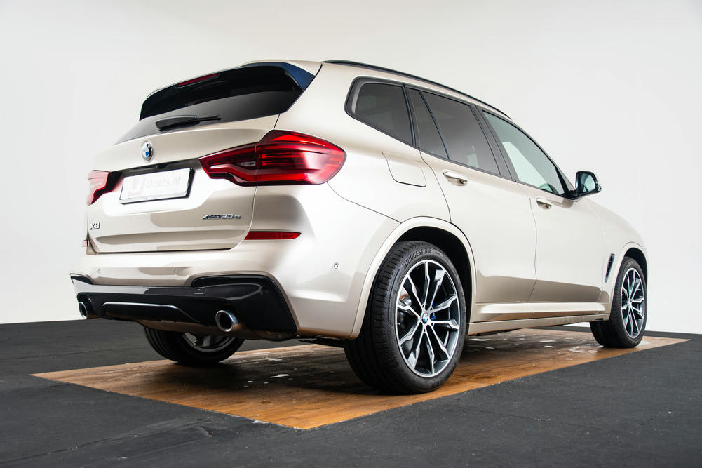 BMW X3 xDrive30e Sunstone Metallic