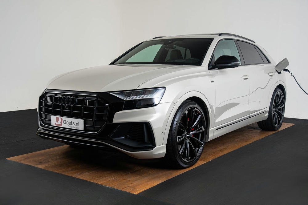 Audi Q8 in Vikunjabeige Metallic