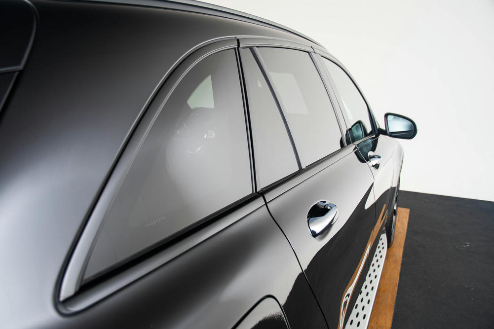 Mercedes-Benz GLC 300 e 4MATIC Obsidiaanzwart