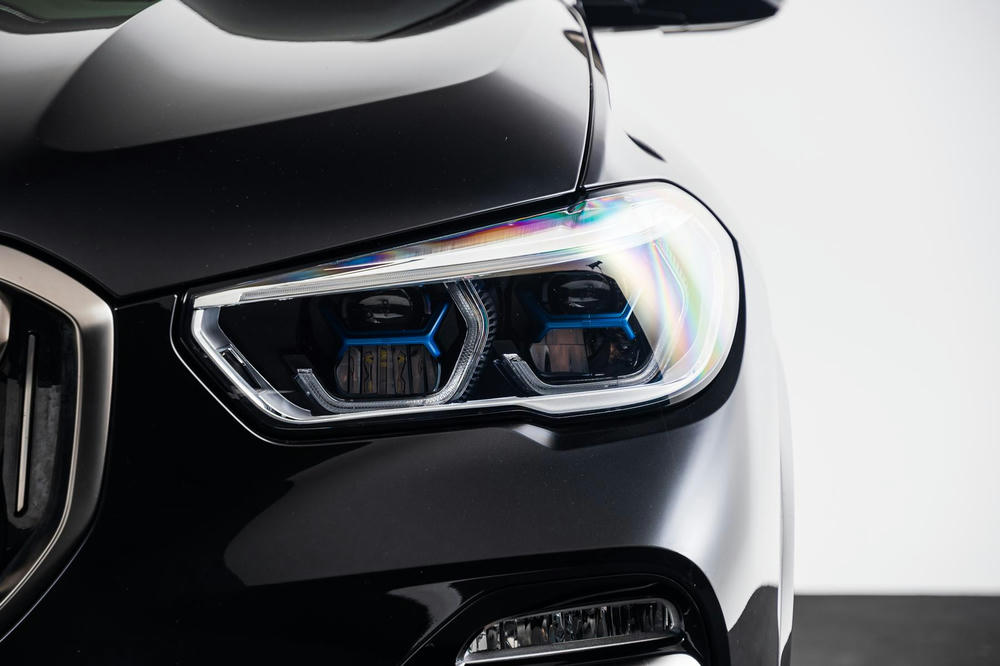 bmw-x5-xdrive-m50d-LASERLIGHT.JPG