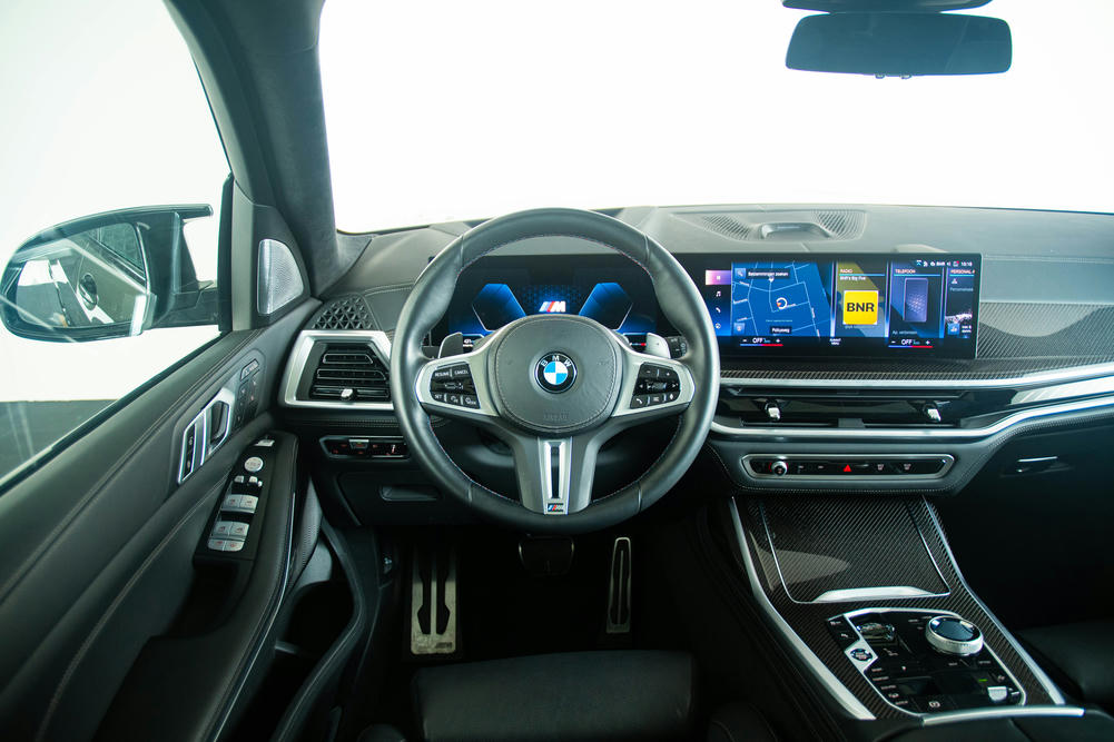 BMW X7 dashboard