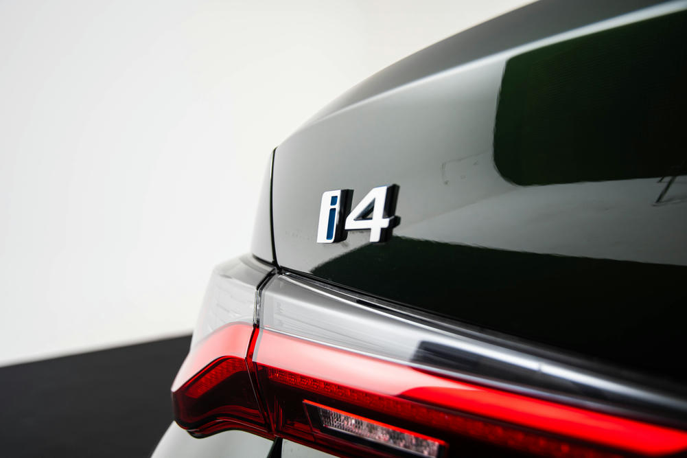 BMW i4 eDrive40 Sanremo grun metallic