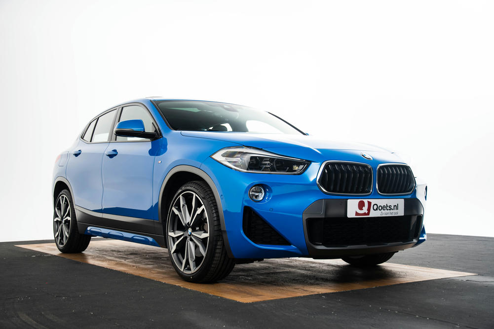 BMW X2 sDrive20i Arctic Misano Blue