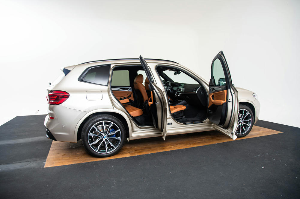 BMW X3 xDrive30e Sunstone Metallic