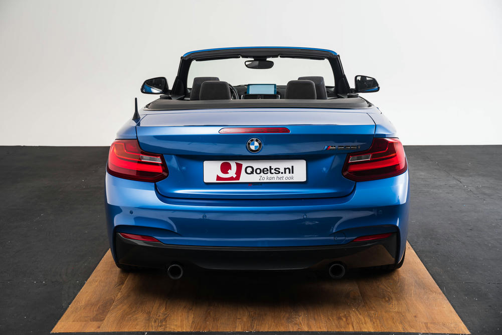 BMW M235i Cabrio Estoril Blau