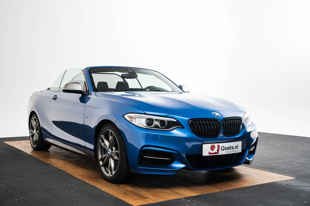 BMW M235i Cabrio Estoril Blau