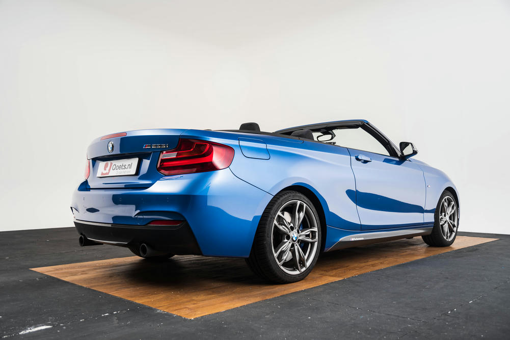 BMW M235i Cabrio Estoril Blau