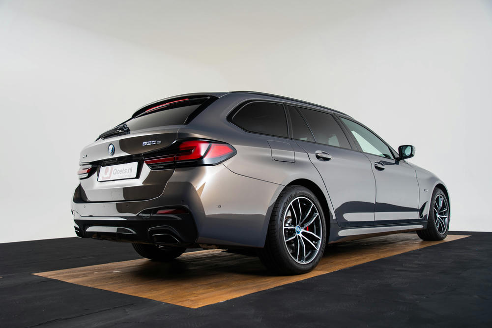 BMW 530e Touring Alvit Grau