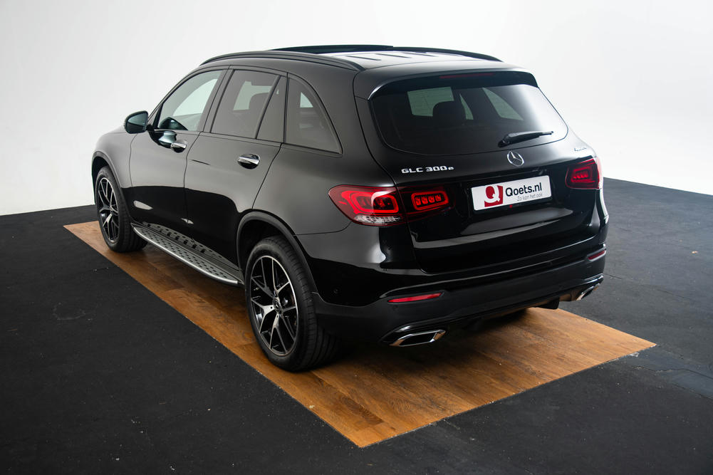 Mercedes-Benz GLC 300 e 4MATIC Obsidiaanzwart