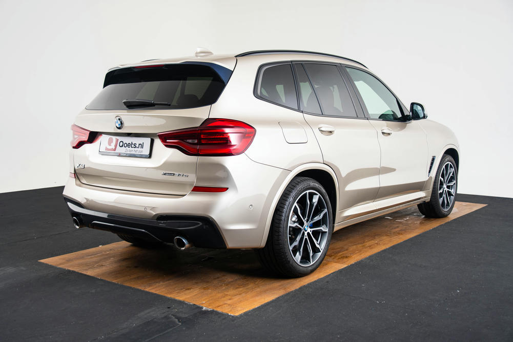 BMW X3 xDrive30e Sunstone Metallic