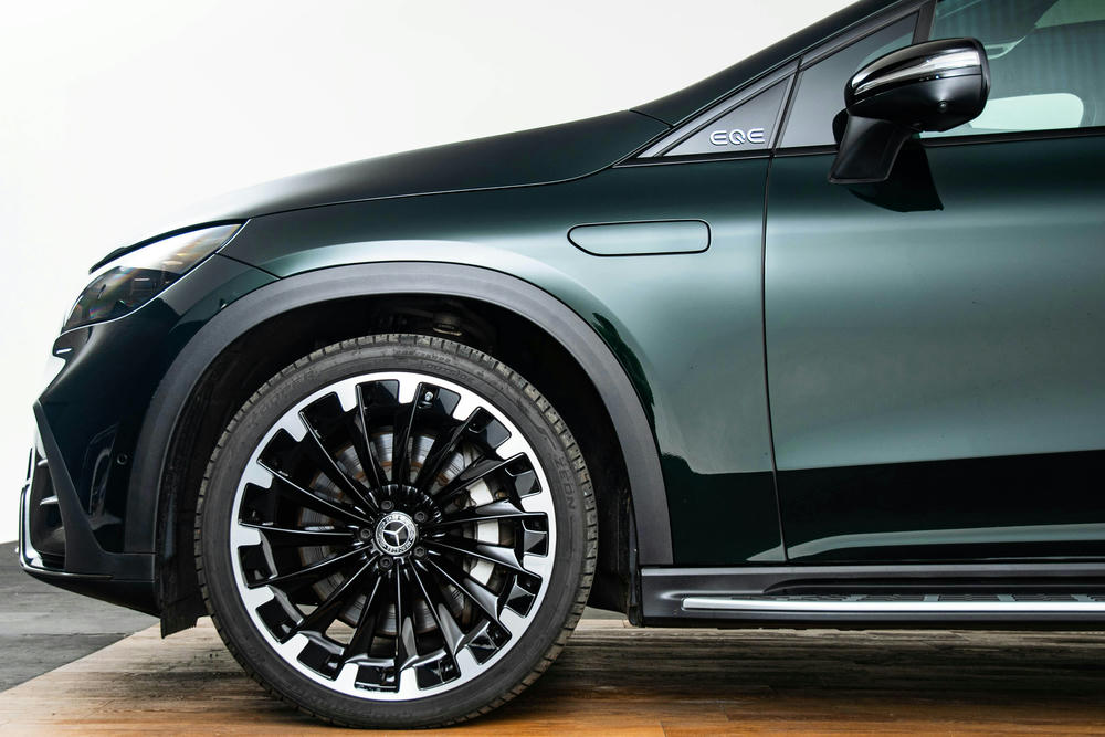 mercedes EQE SUV zijaanzicht