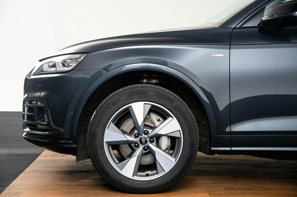 velg Q5 met 19 inch lichtmetalen velgen, Audi Sport 5-arm-pylon-design, titaanoptiek mat, glansgedraaid