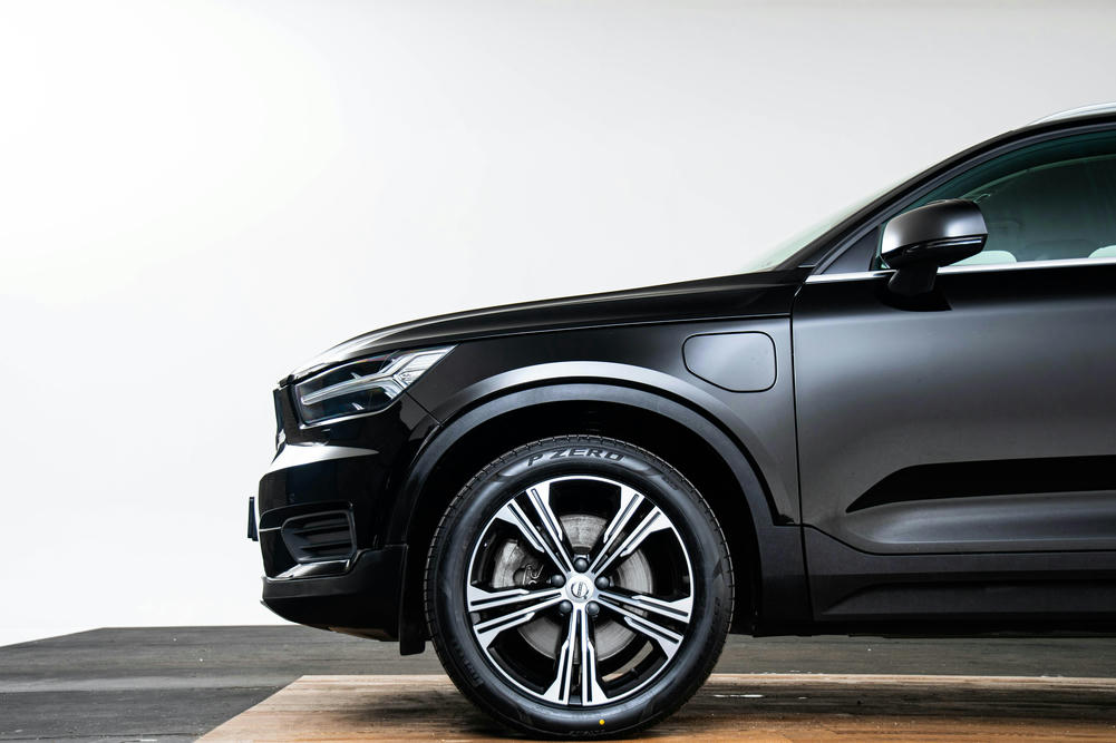 volvo xc40 met 19 inch - 5-dubbelspaaks Black Diamond Cut