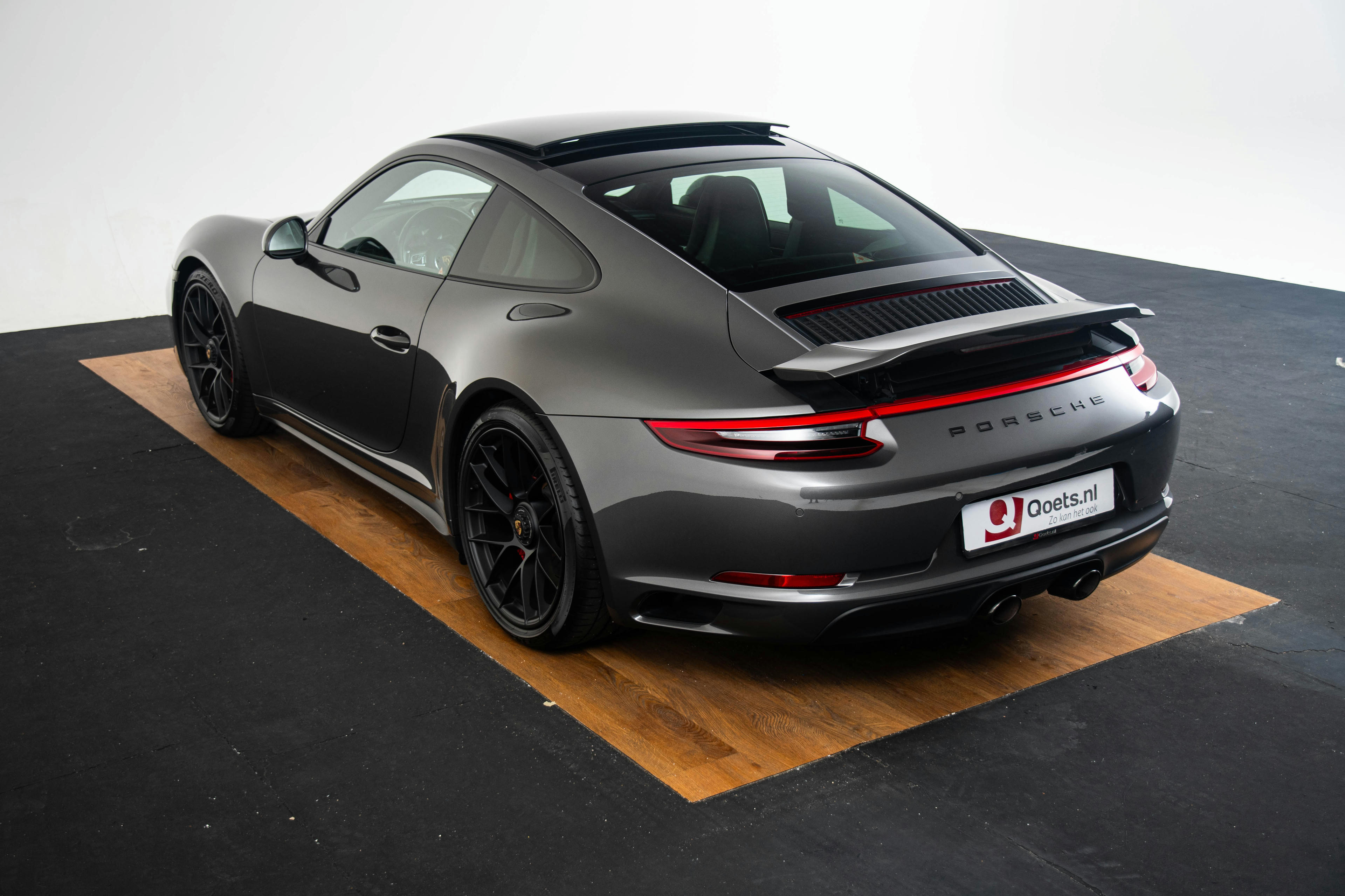 Car image 10