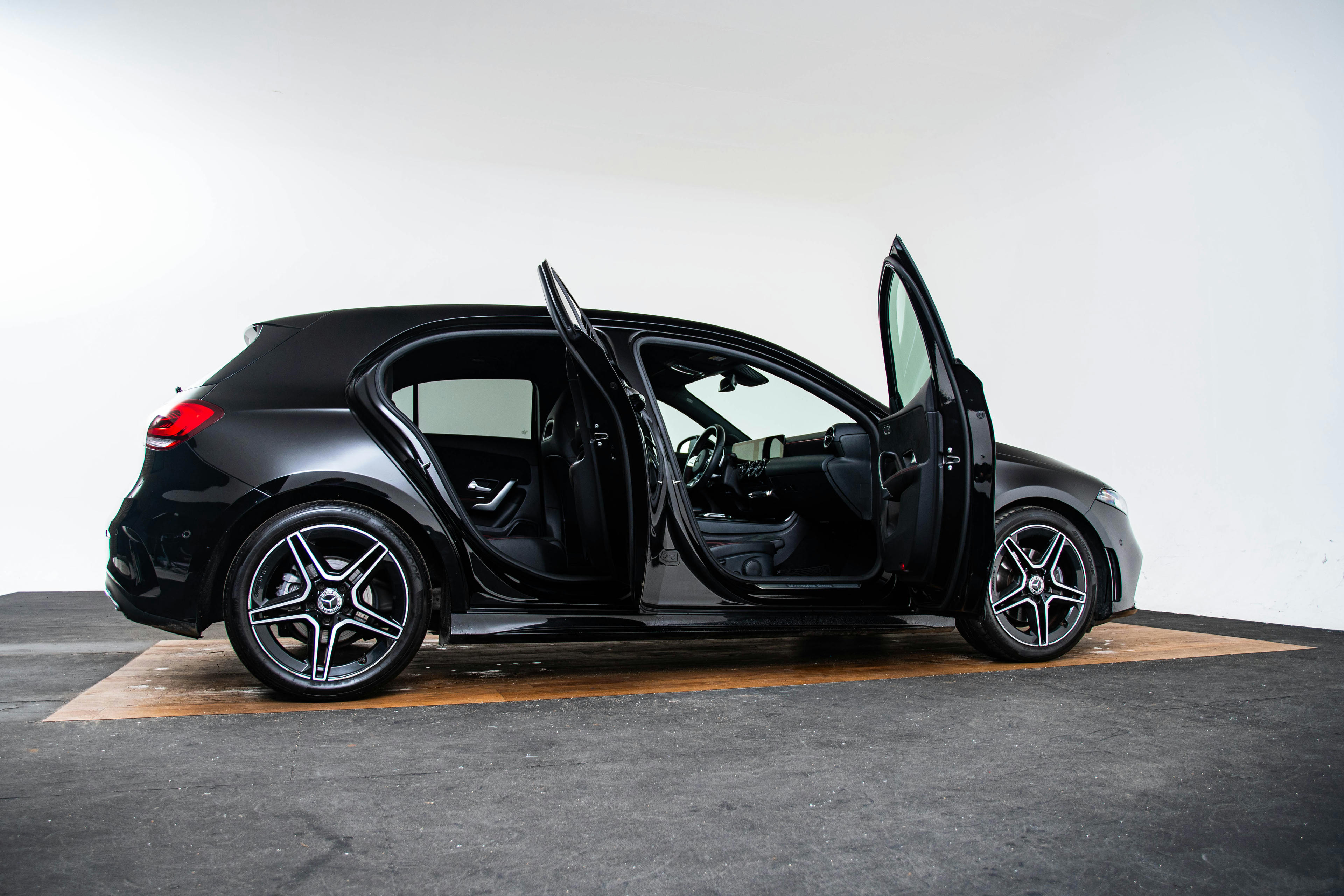Car image 5