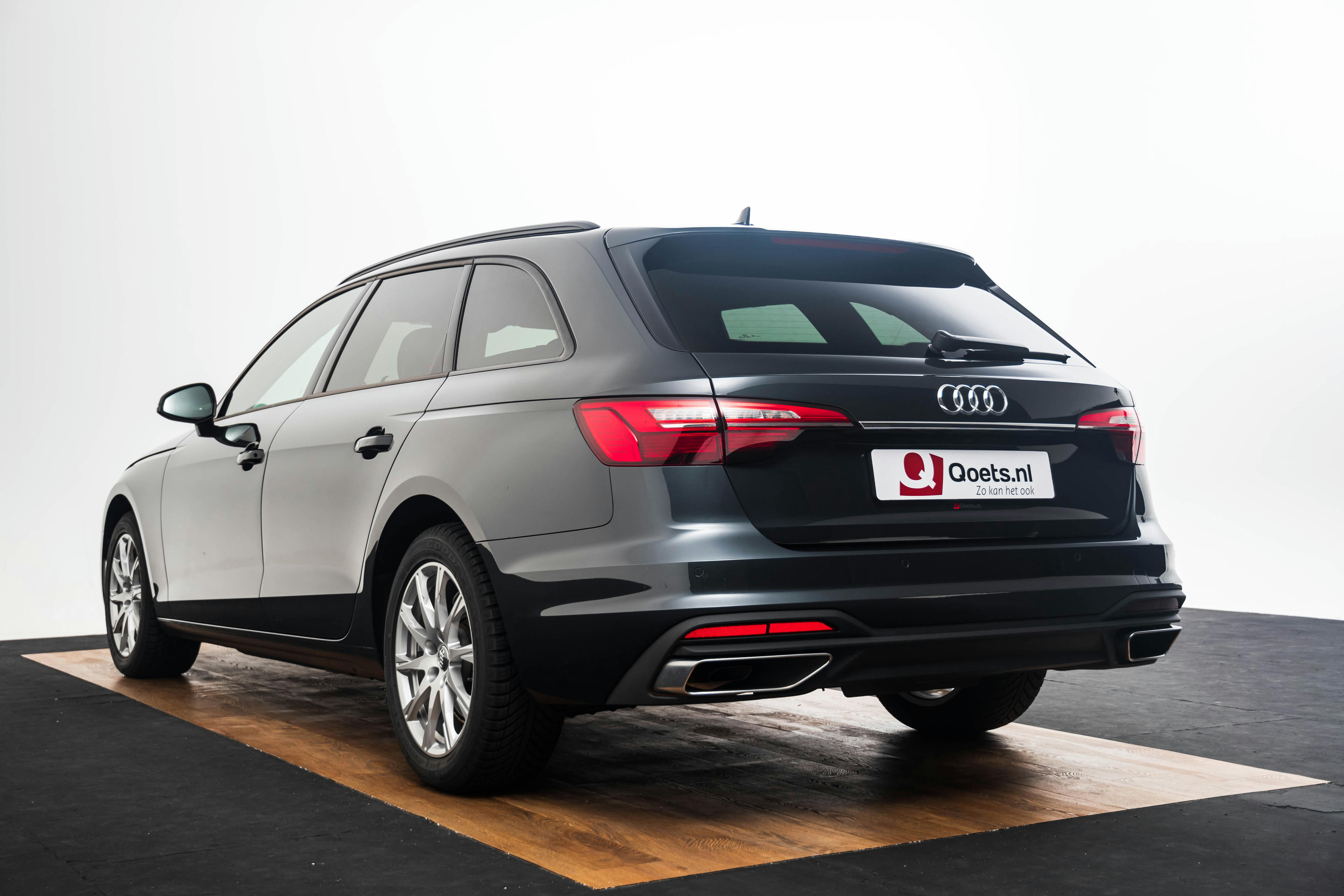 Car image 4