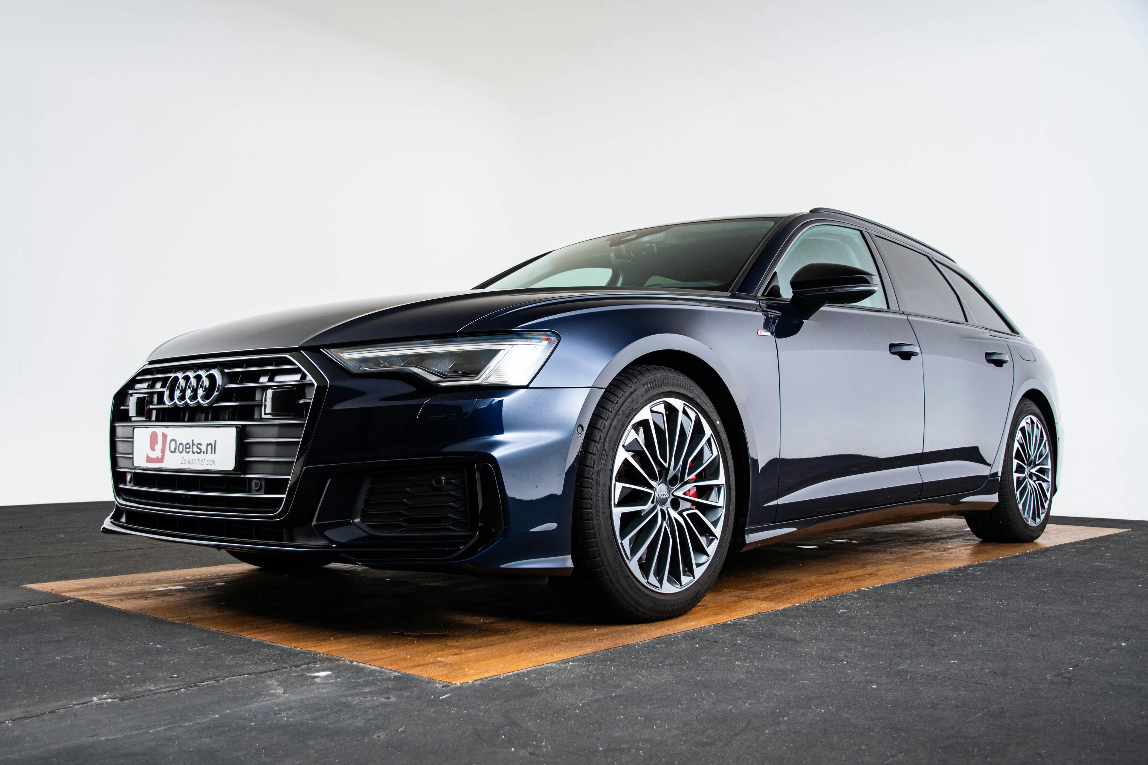Car image 8
